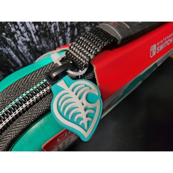 Animal Crossing: New Horizon Nintendo Switch, Switch Lite Video Game Deluxe Trav - Picture 3 of 5